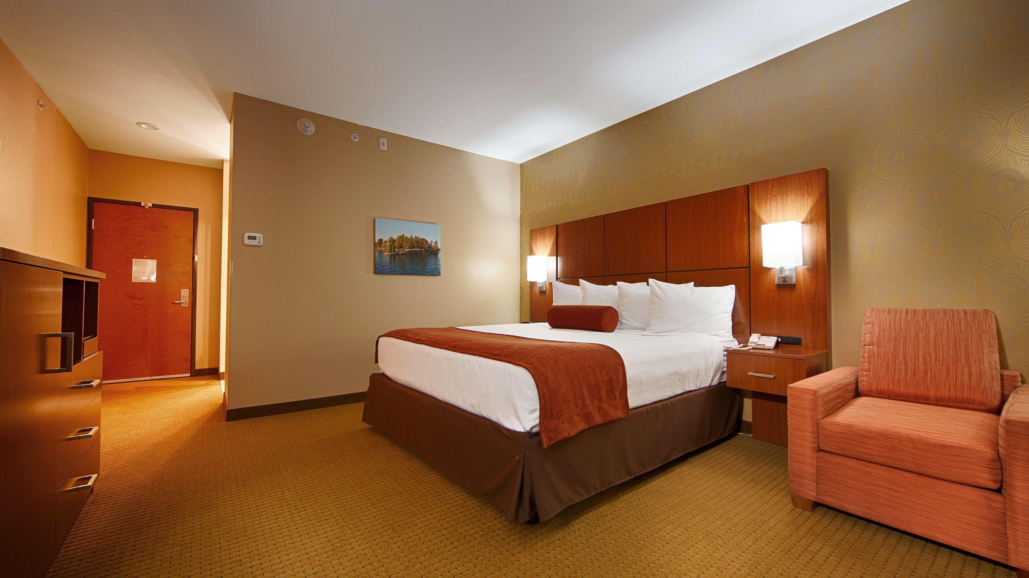 Best Western Plus Finger Lakes Inn & Suites Cortland Extérieur photo