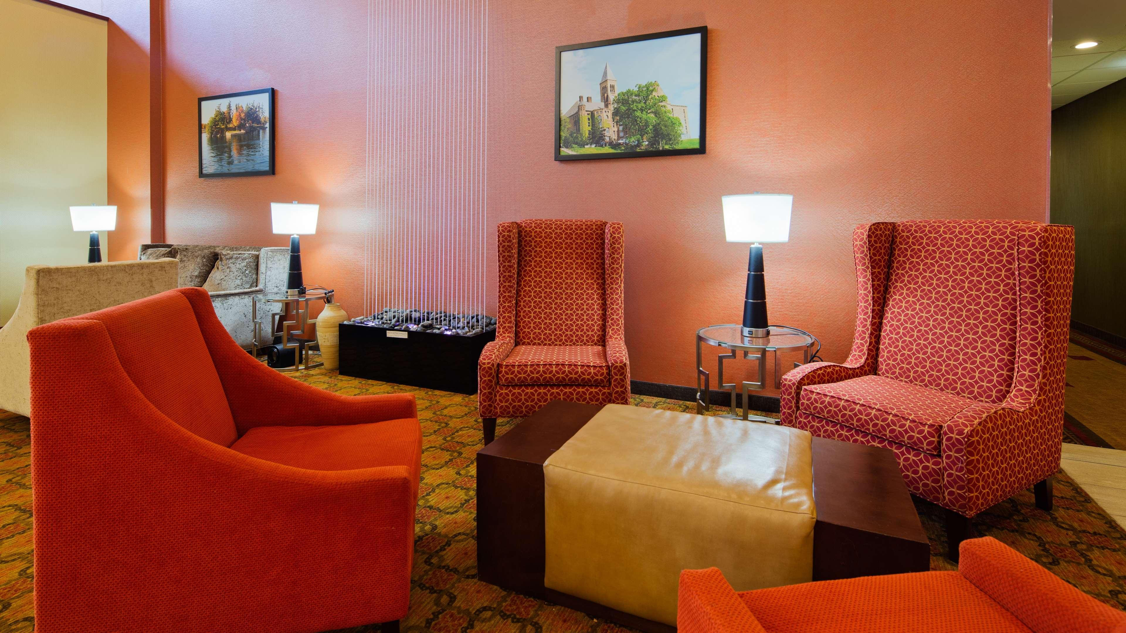Best Western Plus Finger Lakes Inn & Suites Cortland Extérieur photo