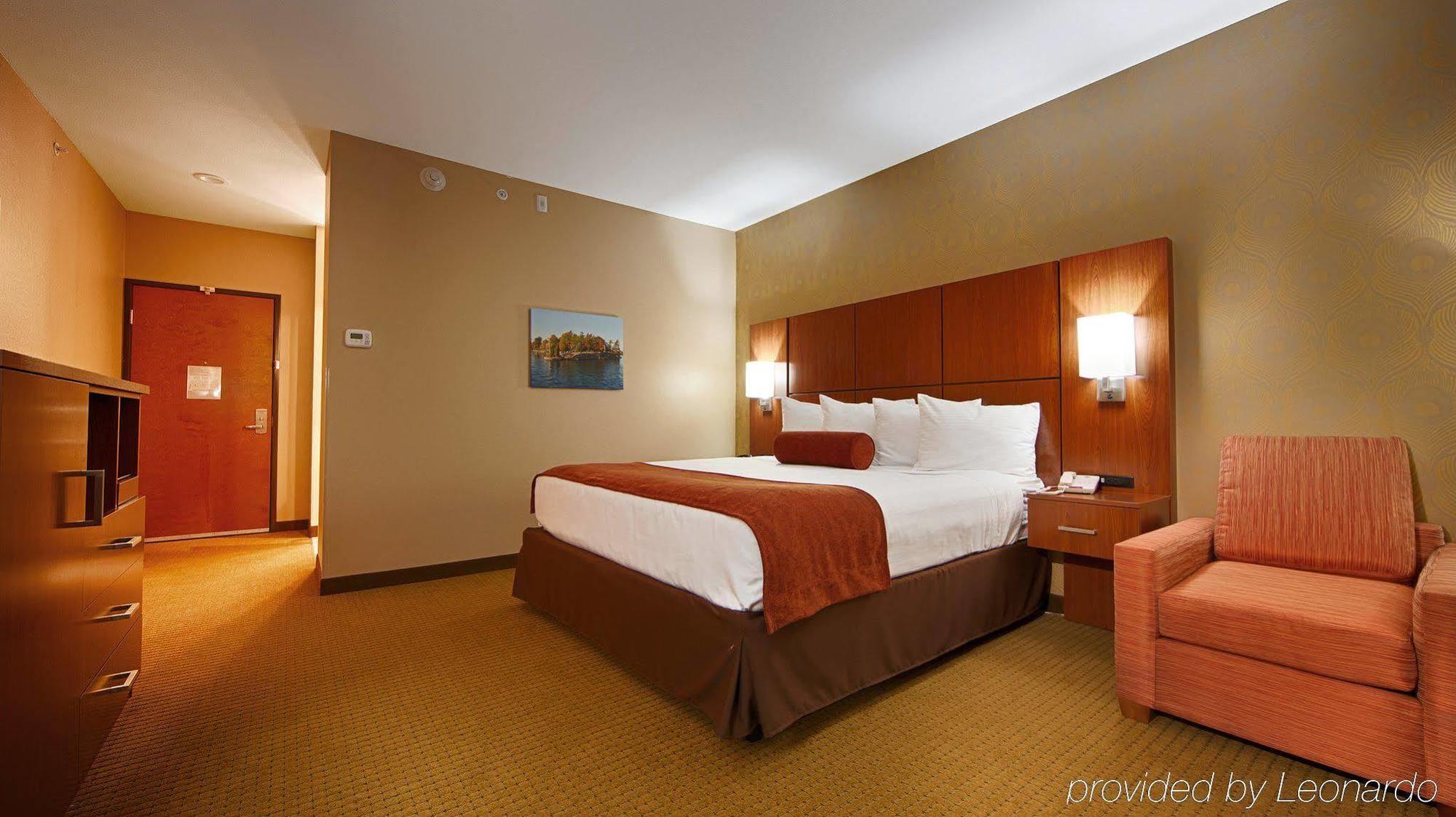 Best Western Plus Finger Lakes Inn & Suites Cortland Extérieur photo