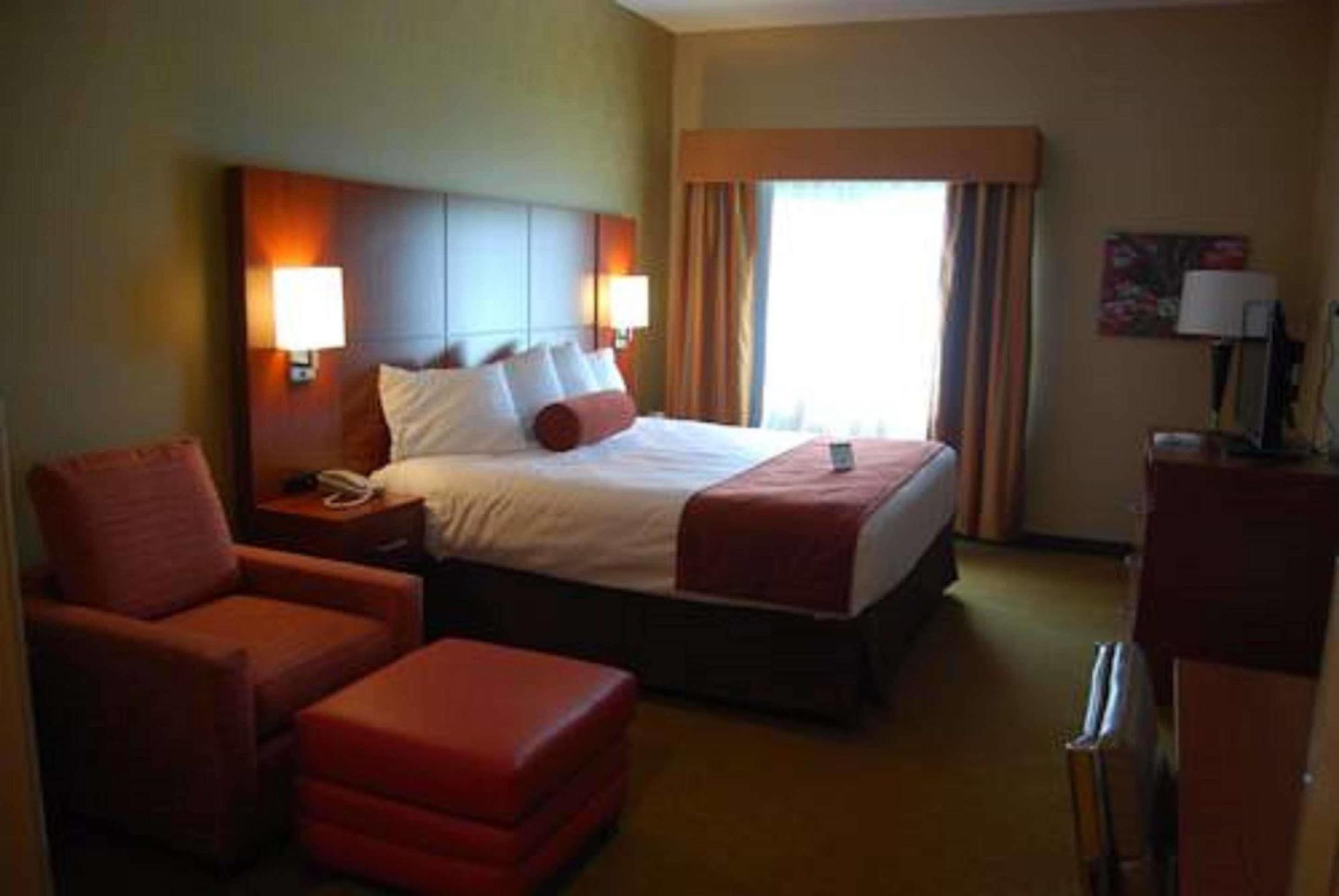 Best Western Plus Finger Lakes Inn & Suites Cortland Extérieur photo