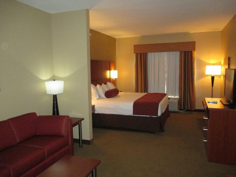 Best Western Plus Finger Lakes Inn & Suites Cortland Chambre photo